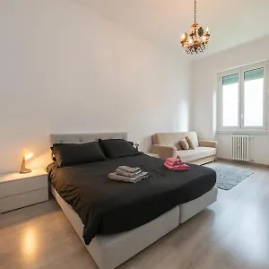 Italstay - Centrale-garibaldi - Pet Friendly Appartamento Milano